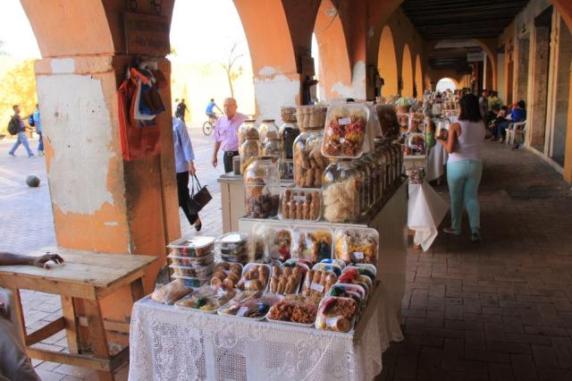 Sweet snacks to go in the old city